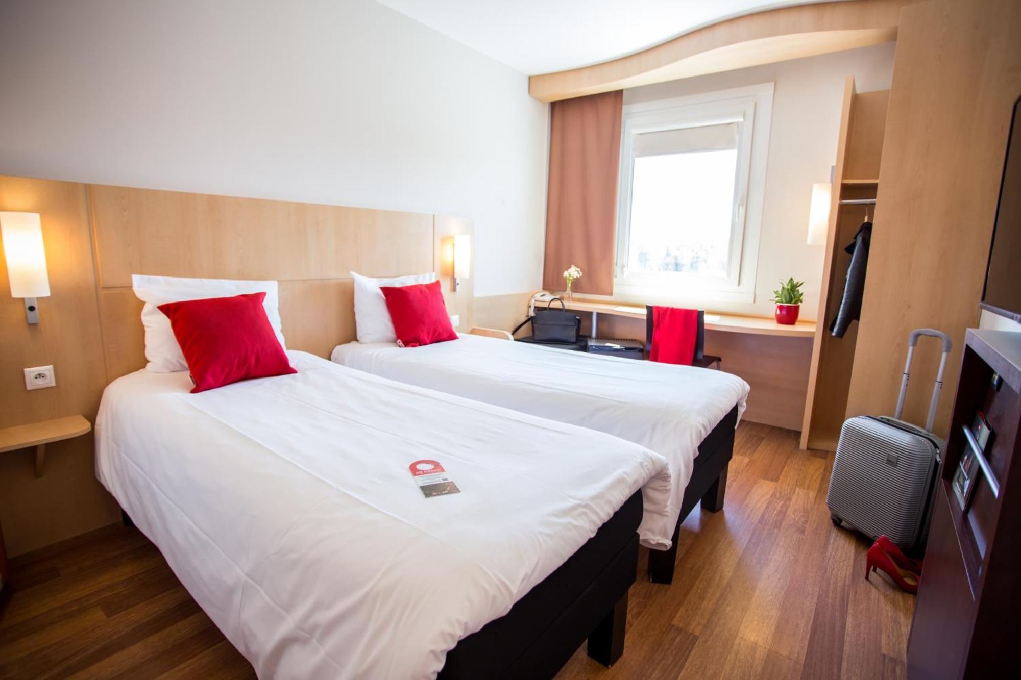 Ibis Hotel Plzeň Buitenkant foto